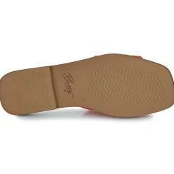 Betty London - CAPUCINE