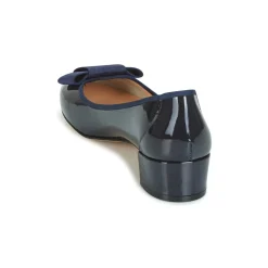 Betty London - HENIA