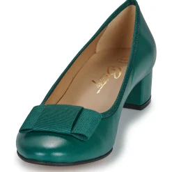 Betty London - Hélène