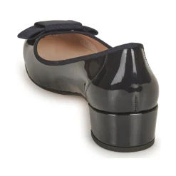 Betty London - Hélène