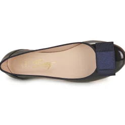 Betty London - Hélène