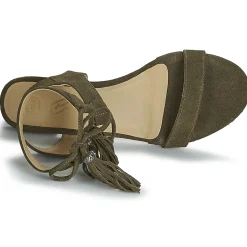 Betty London - IKARA