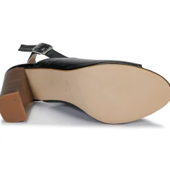 Betty London - JIKOTEGE