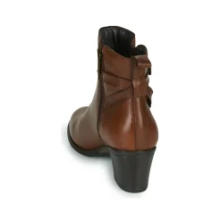 Betty London - LEONA