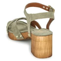 Betty London - LOLLA