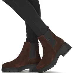 Betty London - NANOUE