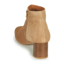 Betty London - NILOVE