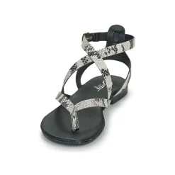 Betty London - OPALACE