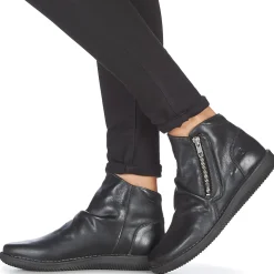 Casual Attitude - HERMINA