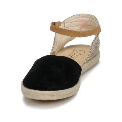 Casual Attitude - MADELEINE